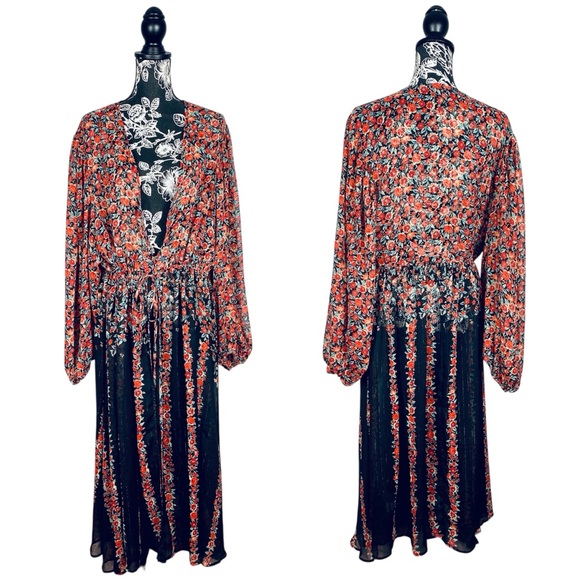 Torrid red/black Lurex chiffon long sleeve tie front maxi kimono size 4 - Picture 1 of 12